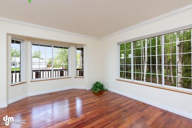 Living Room 20190527-DW-43727-SMALL
