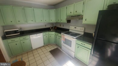 2365 Hunters Square Ct, Reston, VA 20191 - photo 5