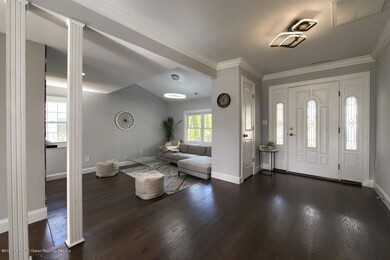 5 Entry-Living Room