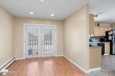 07-Dining_MAX4531
