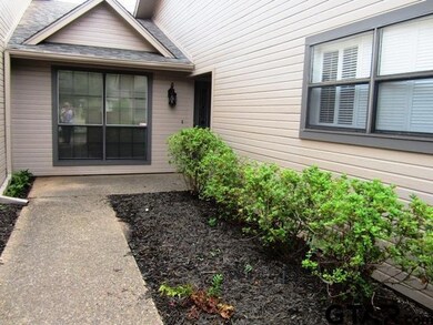 406 406 Woodland Hills, Tyler, TX 75701 - photo 2