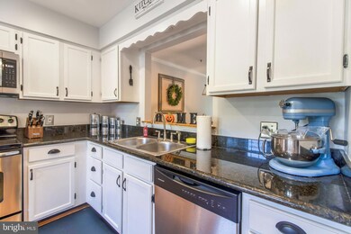 9355 Kendal Cir, Laurel, MD 20723 - photo 6