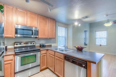 Kitchen and Family Room (5)