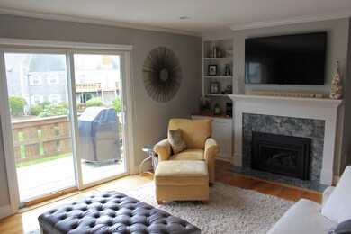 26 Bay Green  livingroom slider