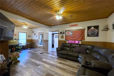 2335 E Walnut St, Des Moines, IA 50317 - photo 4