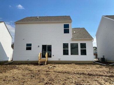 907 Harbinger Cir E, Columbus, OH 43213 - photo 3