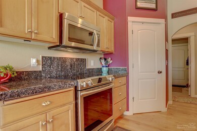 22960 Lone Pony Ln, Bend, OR 97701 - photo 6