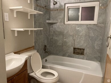 Bathroom main floor, featuring bathtub / shower