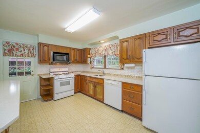 14 Ferris Dr, Old Greenwich, CT 06870 - photo 6