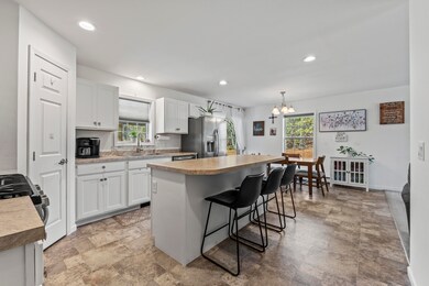 6 Jackson Lane, Kennebunk, ME 04043
