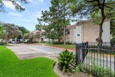 7900 N Stadium Dr unit 32, Houston, TX 77030 - photo 3