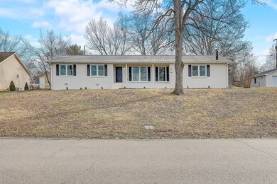 501 S Hillcrest Dr, Shelbyville, TN 37160 - photo 2