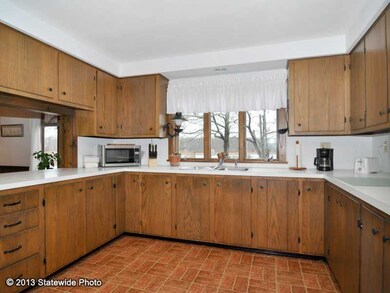 278 Sea View Dr, Warwick, RI 02889 - photo 7