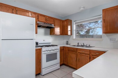 9450 Gulf Bridge St, Houston, TX 77075 - photo 7