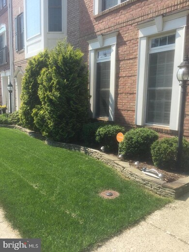 22962 Fanshaw Square, Ashburn, VA 20148 - photo 2