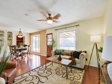 2022 Greenbriar Dr, Gainesville, TX 76240 - photo 4