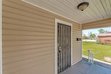 2526 Campbell St, Houston, TX 77026 - photo 3