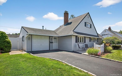 22 Twin Ln N, Wantagh, NY 11793 - photo 2