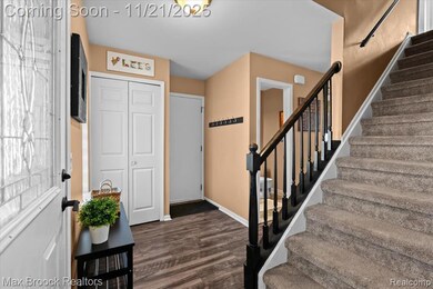 10496 Chestnut Ct, Plymouth, MI 48170 - photo 4