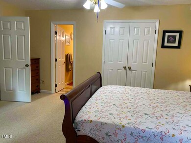 8 M Bed 1