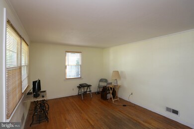 1823 Cromwood Rd, Parkville, MD 21234 - photo 2