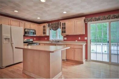 9 Whitewood Cir, Amesbury, MA 01913 - photo 2