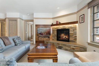 Park Plaza living fireplace