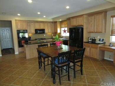 Large Kitchen, Deluxe Diamond Set Tile Flooring