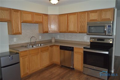 2009 N Blanchard St, Findlay, OH 45840 - photo 4