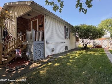 39 S Thomas Ave, Kingston, PA 18704 - photo 3