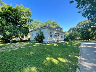 2383 Glenview Boulevard