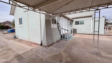 216 Locust St unit C, El Paso, TX 79905 - photo 3