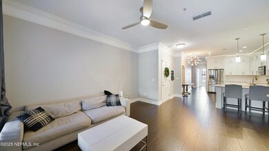 9823 Tapestry Park Cir 116-8