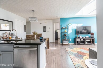 8537 Grand Neptune Dr unit 2001, Louisville, KY 40228 - photo 6