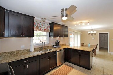 207 Wickersham Dr, Statesville, NC 28625 - photo 5