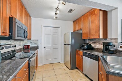 06-Kitchen