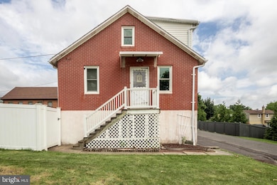 462 Penn St, Pennsburg, PA 18073 - photo 3