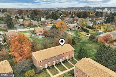 413 Weldon Dr, York, PA 17404 - photo 2