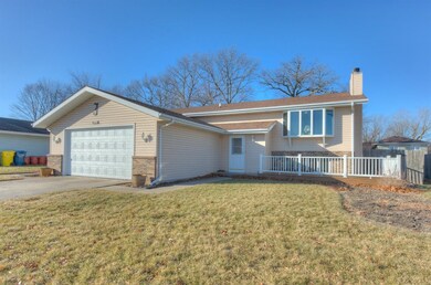 632 N Lillian St, Griffith, IN 46319 - photo 2