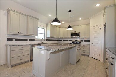 1010 Sugar Pine St, Tontitown, AR 72762 - photo 5