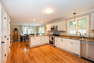6 4th St, Amesbury, MA 01913 - photo 4