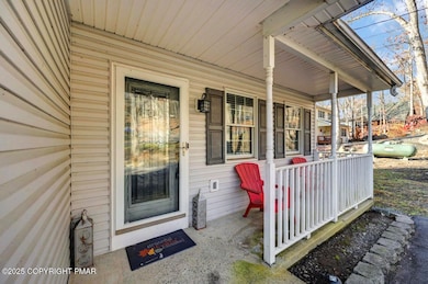 205 Regent St, Bushkill, PA 18324 - photo 5