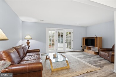 6502 Greyledge Ct, Alexandria, VA 22310 - photo 4