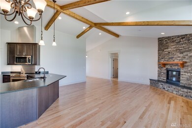 565 Circle St, Wenatchee, WA 98801 - photo 4