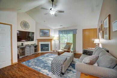 494 Cledell St unit 3, Oregon, WI 53575 - photo 6