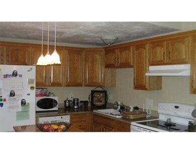 102 Upland St unit 102, Worcester, MA 01607 - photo 2