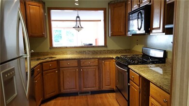 80 Fisher Rd unit 5, Cumberland, RI 02864 - photo 2