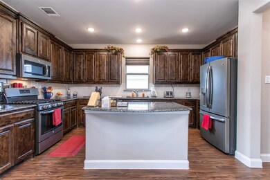 1345 Greenfield Dr, Gainesville, TX 76240 - photo 7