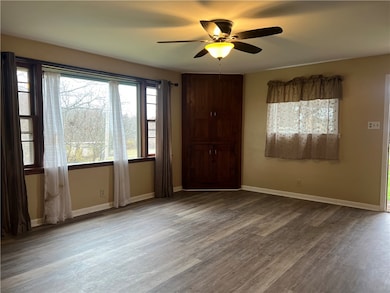 221 Leise Ln, Ellwood City, PA 16117 - photo 4