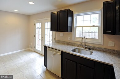 16706 Chowning Ct, Woodbridge, VA 22191 - photo 4